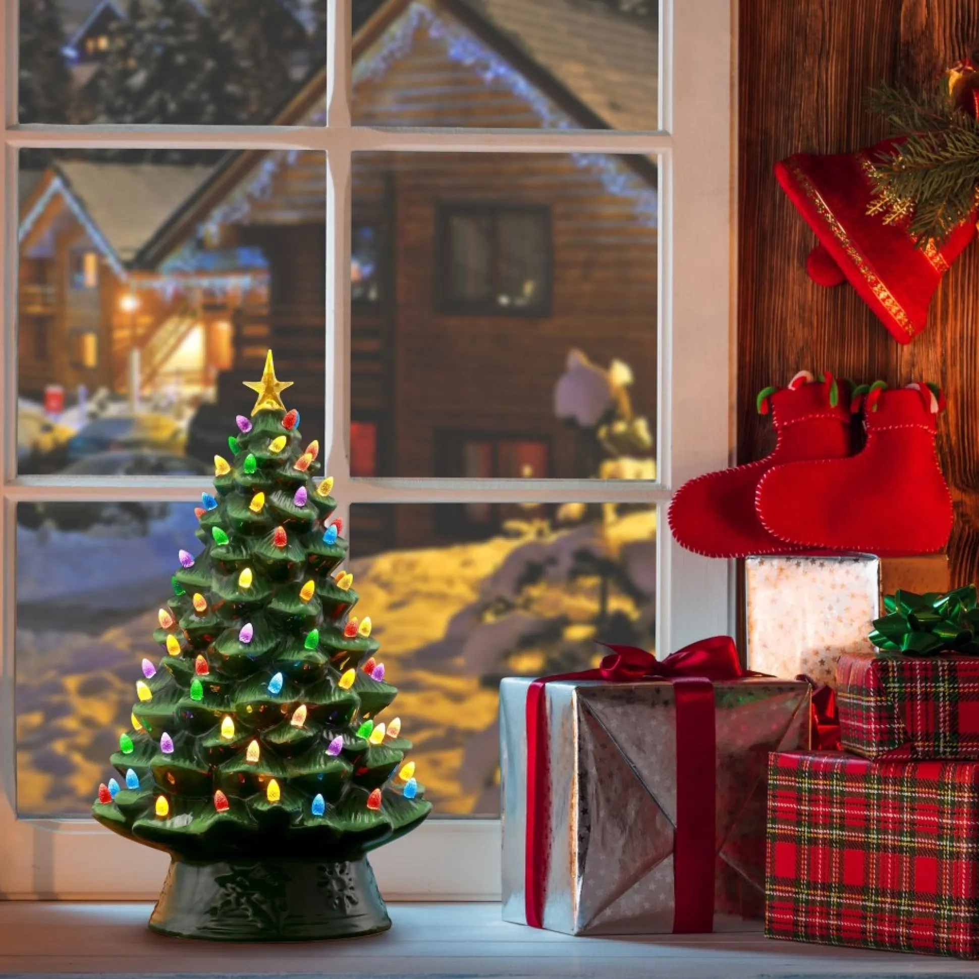 nostalgic_ceramic_tree__green_3-2.webp Outlet Mr. Christmas 18" Nostalgic Ceramic Tree - Green
