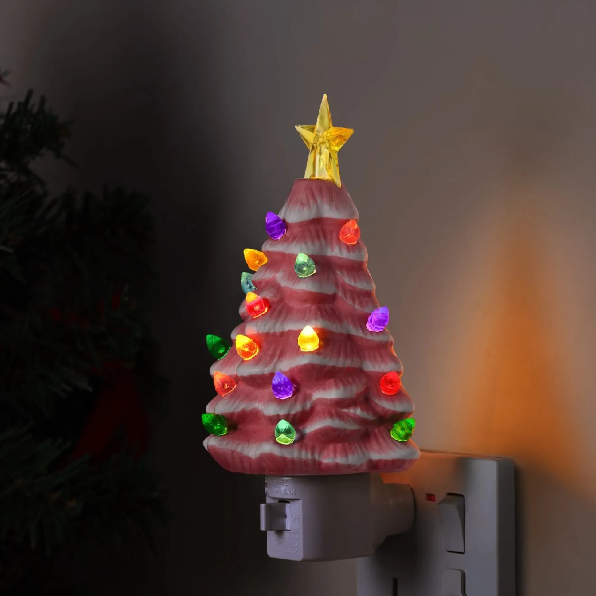 nostalgic_ceramic_tree_nightlight__pink_1.webp Fashion Mr. Christmas Nostalgic Ceramic Tree Nightlight - Pink